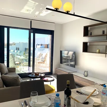 Impresionante Y Soleado Zona De Golf Apartment